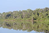 Canoe journey down the rivers of the Madre de Dios department in the Manu reserve